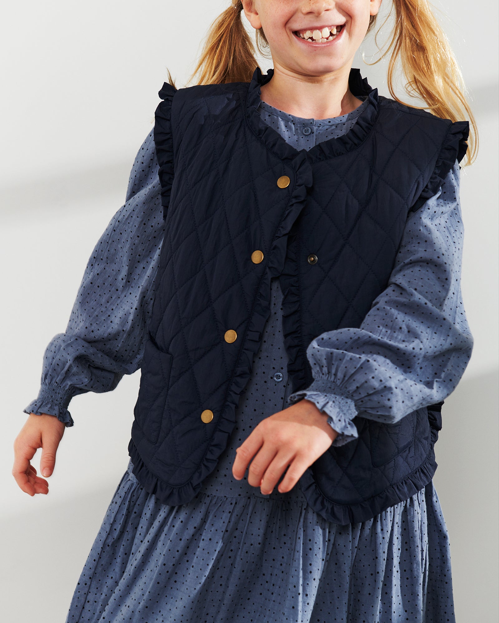 Quilted Gilet w. Frills - Tween - Navy