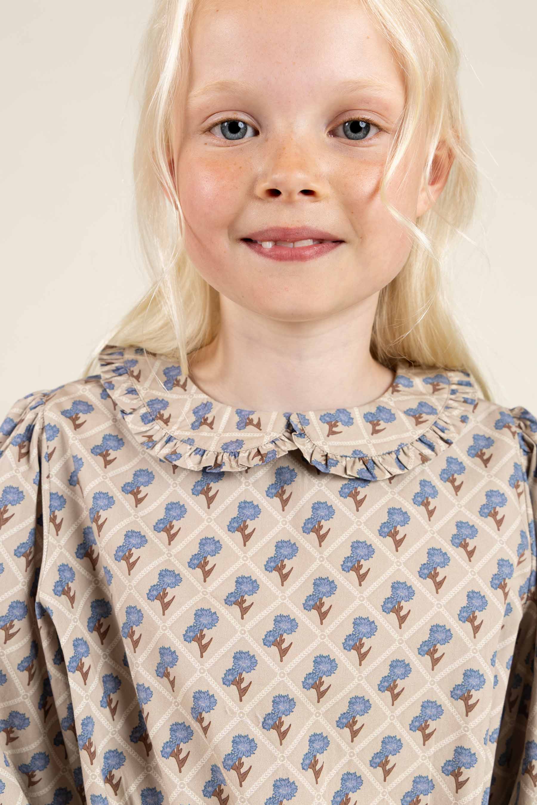 Printed Cotton Poplin Dress with Elastic waist - Tween - Caffe Latte w. Blue | 100801 Amine