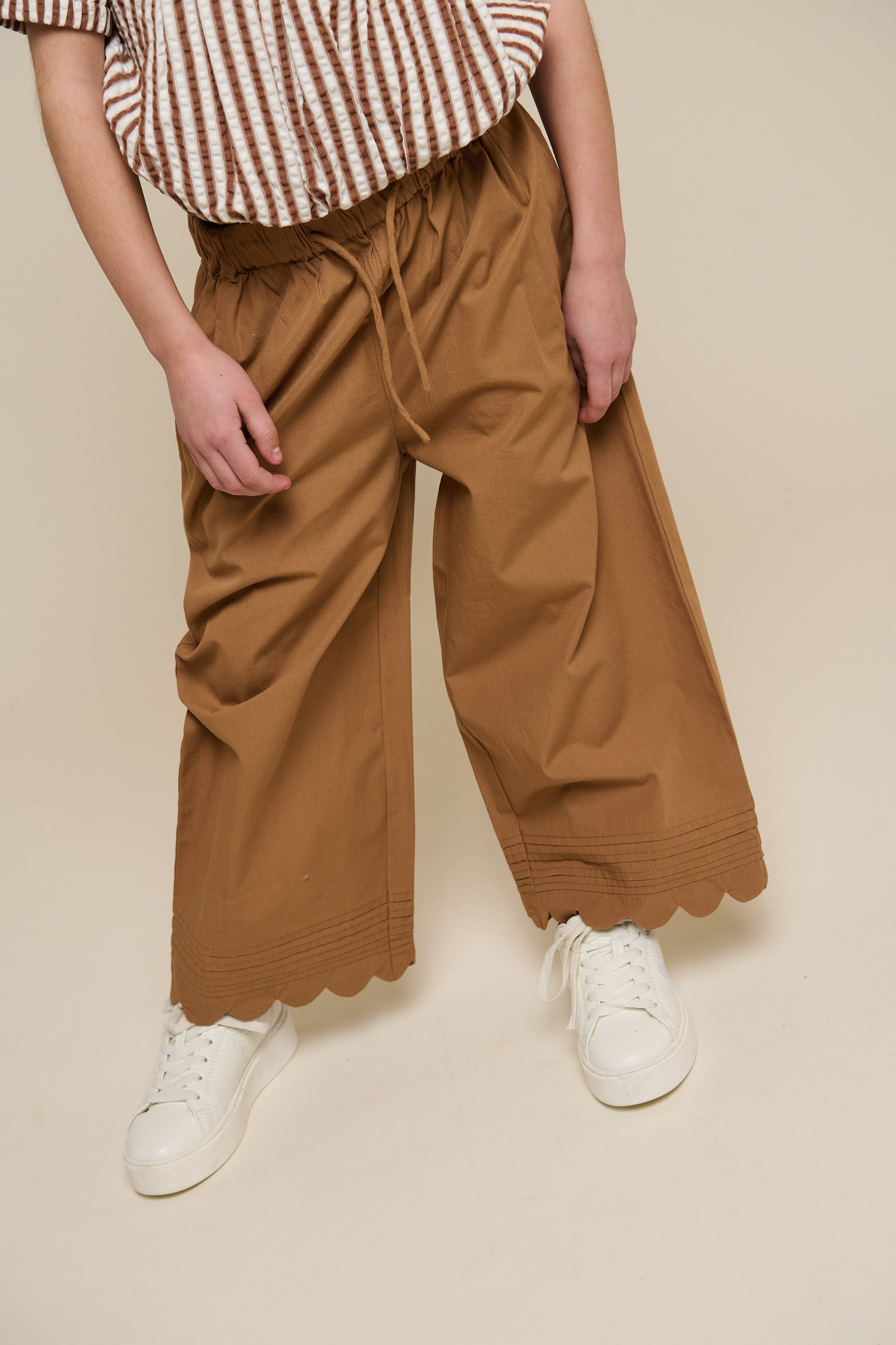 Poplin Trouser with Scallop Edge - Tween - Coconut | 101079 Joy